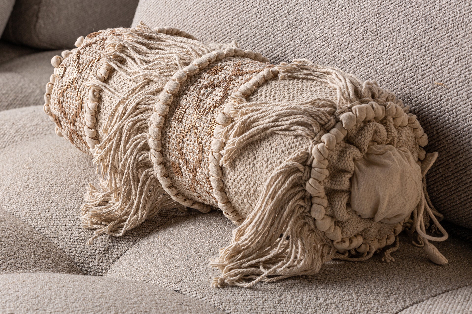 WHIL CUSHION